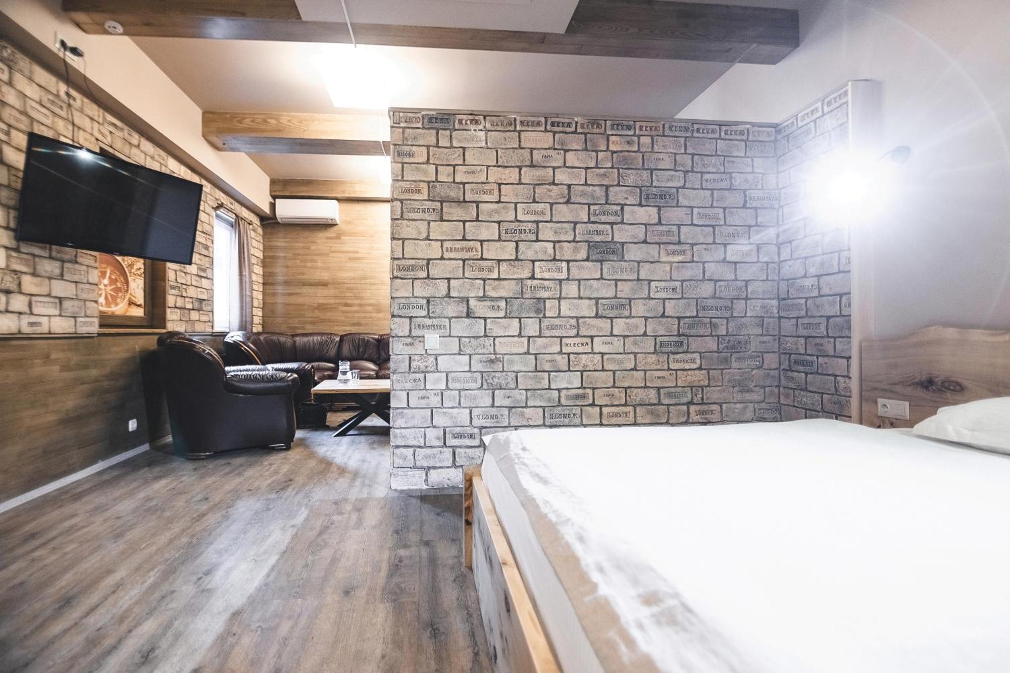 Pieno Piano Hotel Rivne Ngoại thất bức ảnh