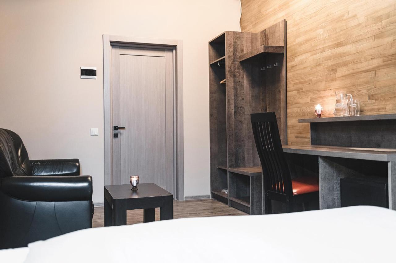 Pieno Piano Hotel Rivne Ngoại thất bức ảnh