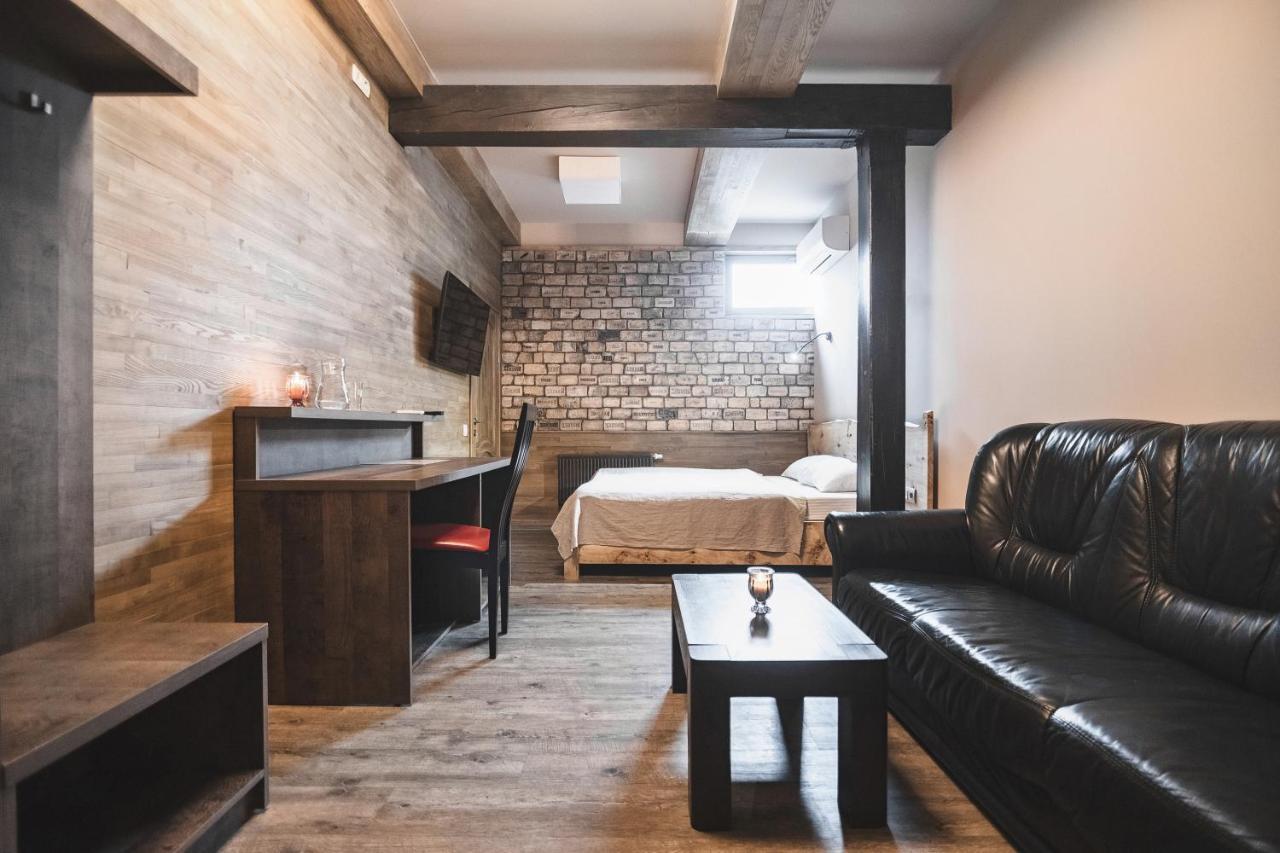 Pieno Piano Hotel Rivne Ngoại thất bức ảnh
