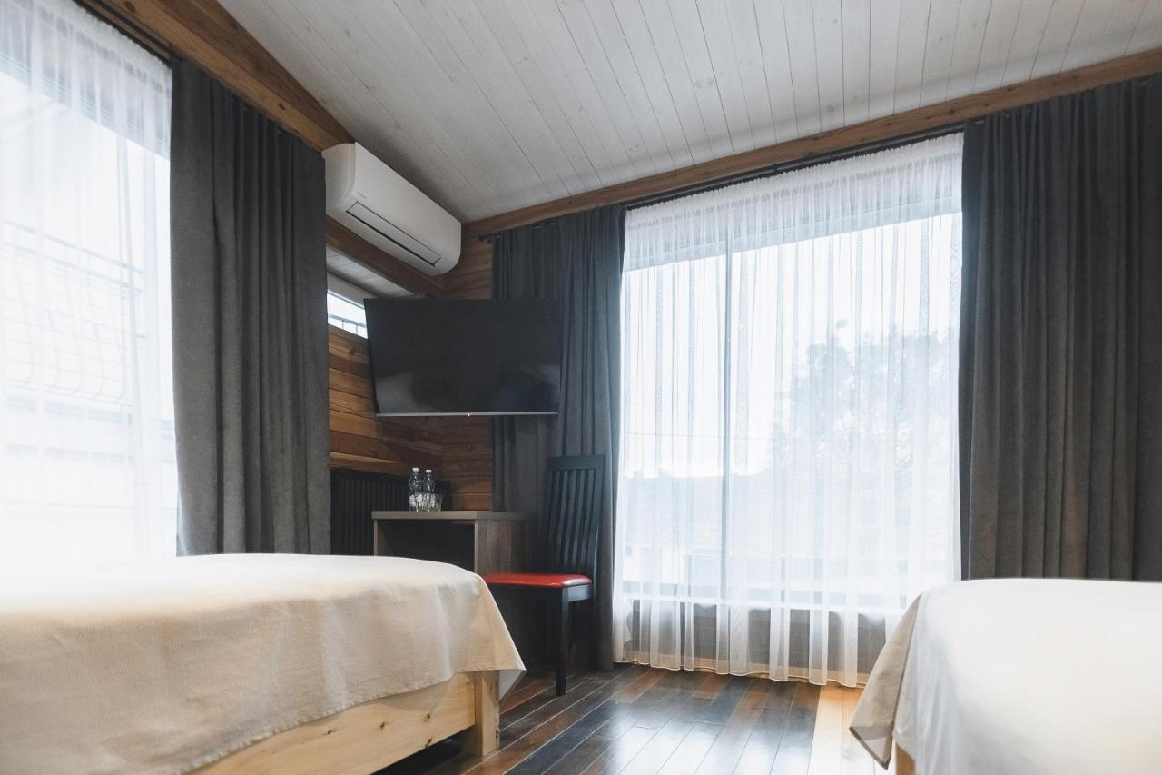 Pieno Piano Hotel Rivne Ngoại thất bức ảnh